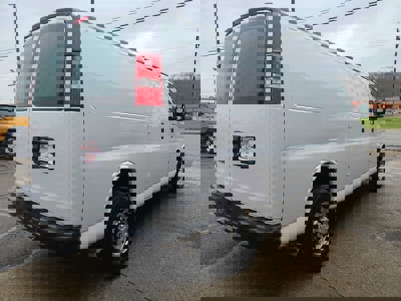 Used 2021 Chevrolet Express 2500 Extended w/ Driver Convenience Package image 5