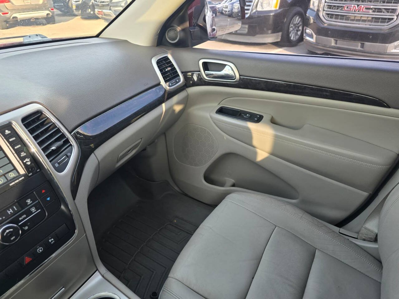 Used 2013 Jeep Grand Cherokee Laredo AWD/4WD image 59