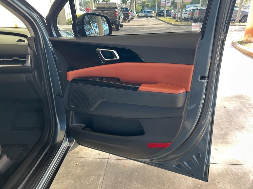 Used 2022 Kia Carnival SX Prestige image 23