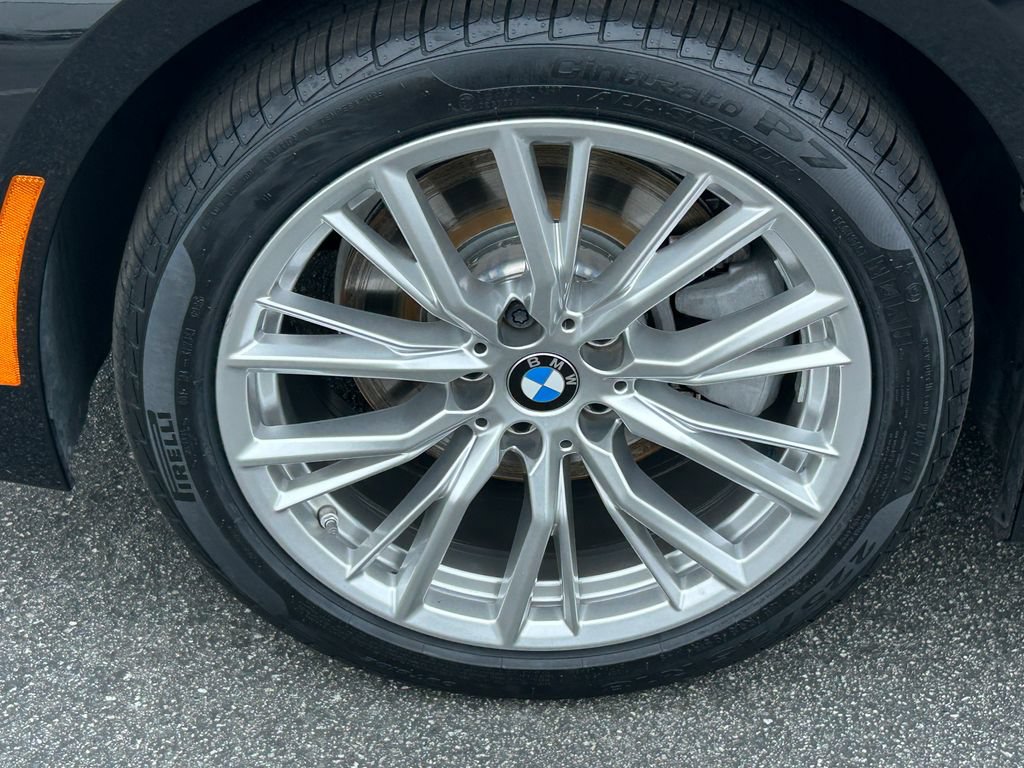 Used 2023 BMW 330i Sedan w/ Premium Package RWD image 9
