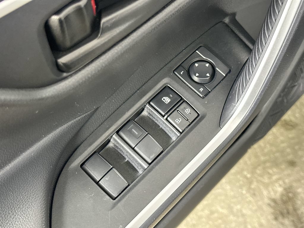 Used 2024 Toyota RAV4 LE AWD/4WD image 20