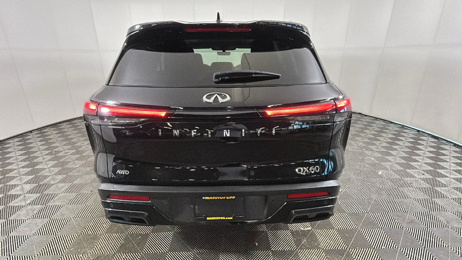 Used 2024 INFINITI QX60 Luxe AWD/4WD image 3