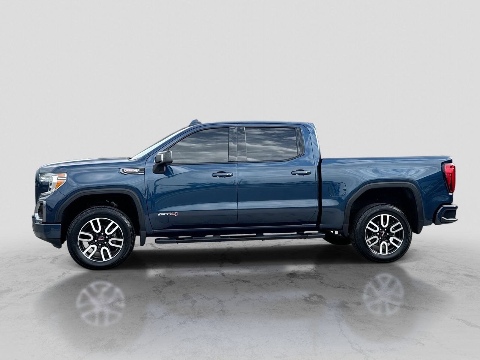 Used 2019 GMC Sierra 1500 AT4 w/ AT4 Premium Package AWD/4WD image 3