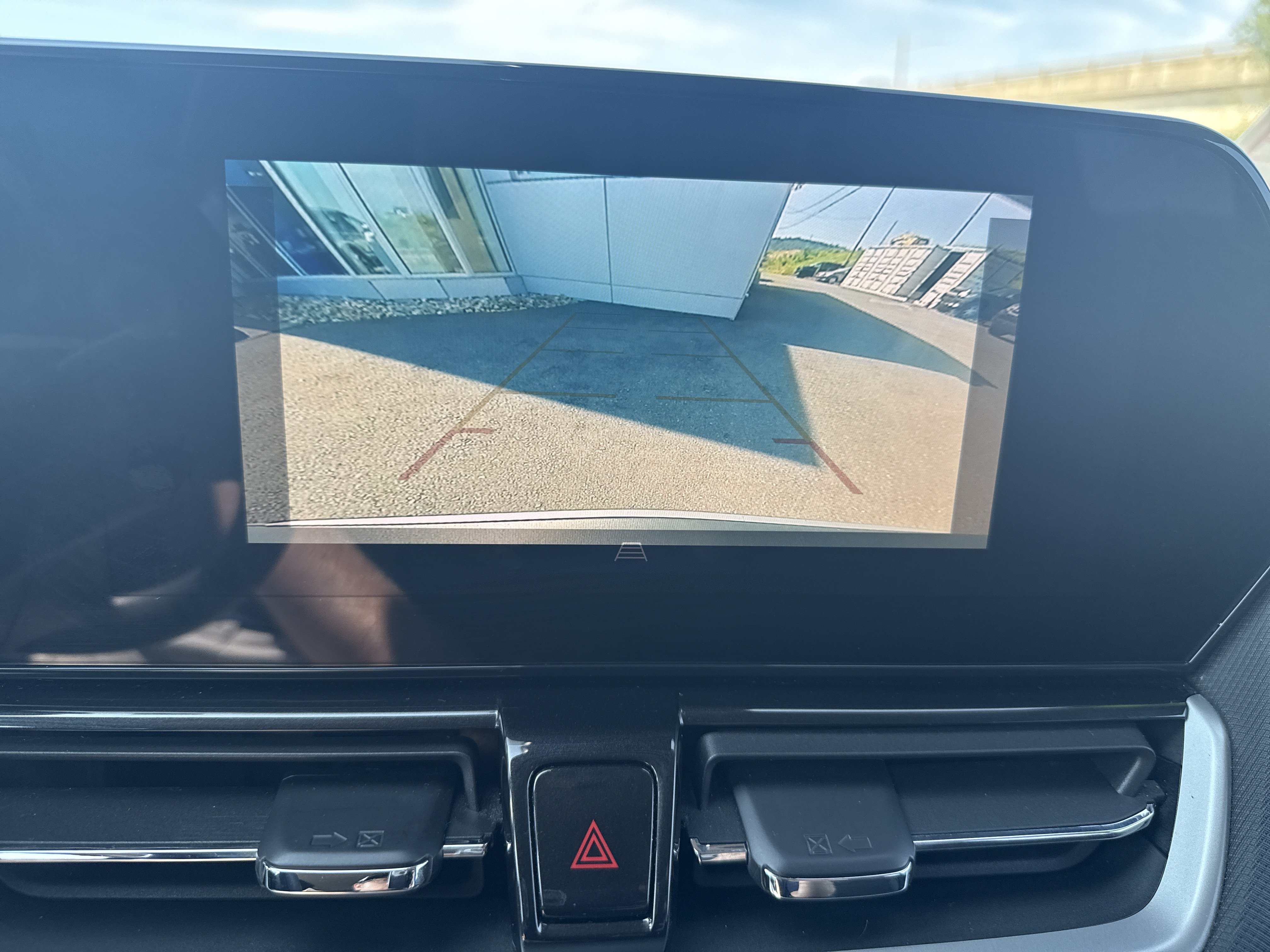 Used 2025 Chevrolet TrailBlazer LT AWD/4WD image 26
