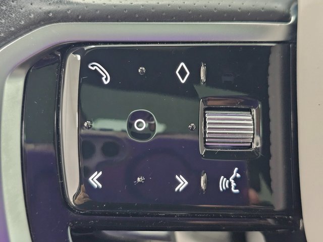 Used 2023 Land Rover Range Rover Evoque R-Dynamic SE image 12