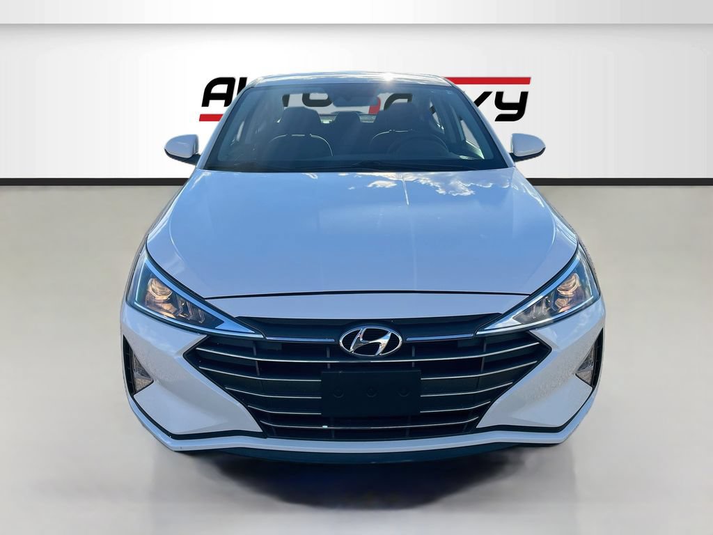 Used 2019 Hyundai Elantra SEL w/ Cargo Package FWD image 2