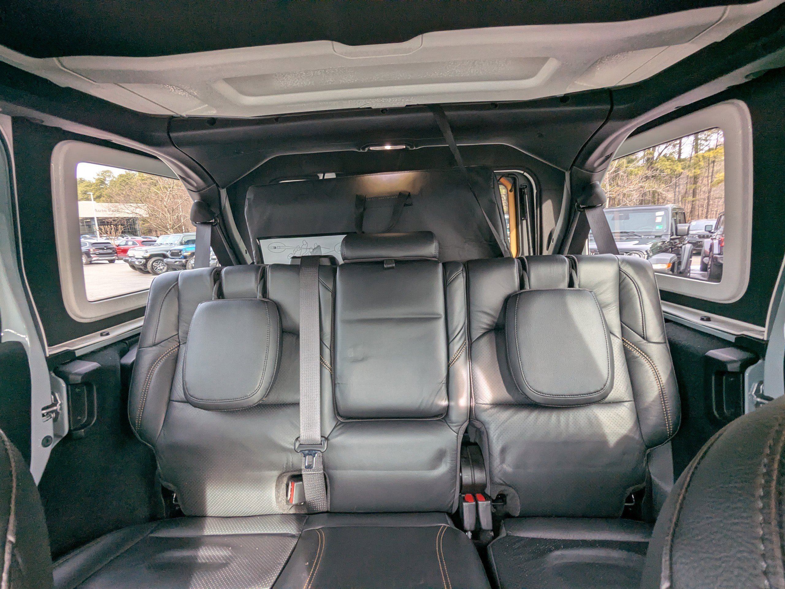 Used 2024 Jeep Wrangler Unlimited image 10