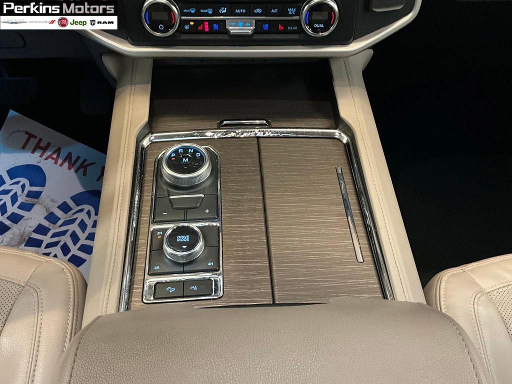 Used 2023 Ford Expedition Limited image 9