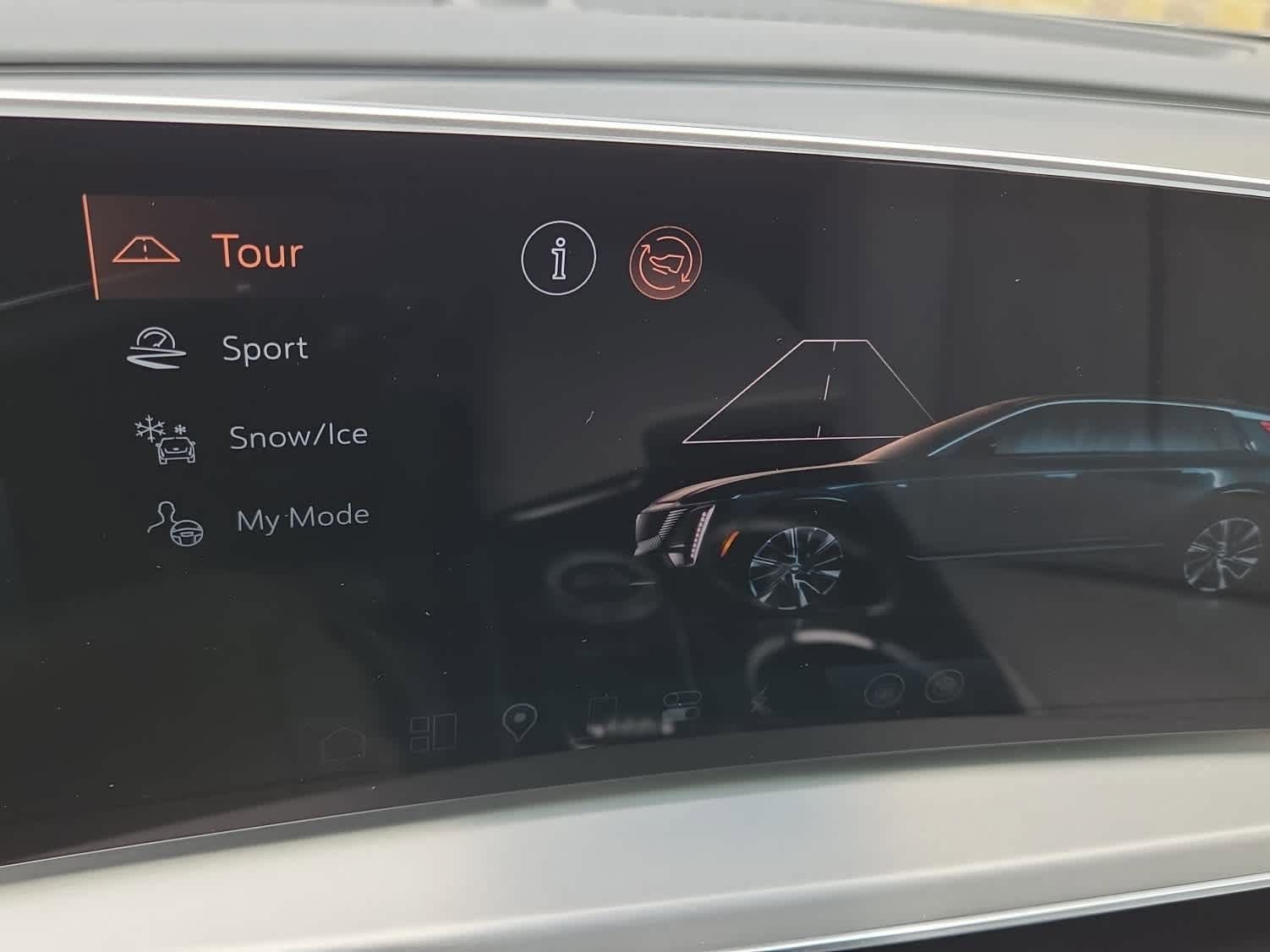 Used 2024 Cadillac Lyriq Luxury w/ LPO, Floor Liner Package image 29