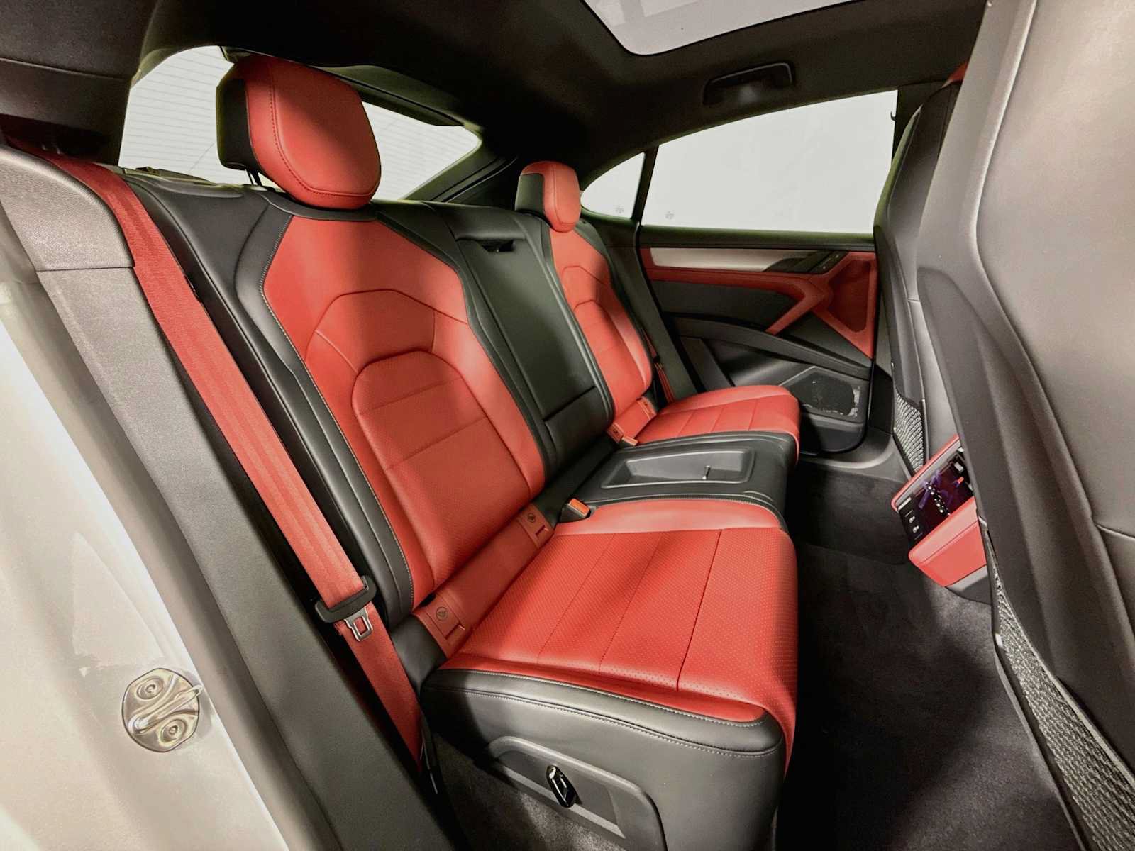New 2026 Porsche Cayenne Electric Coupe AWD/4WD image 27