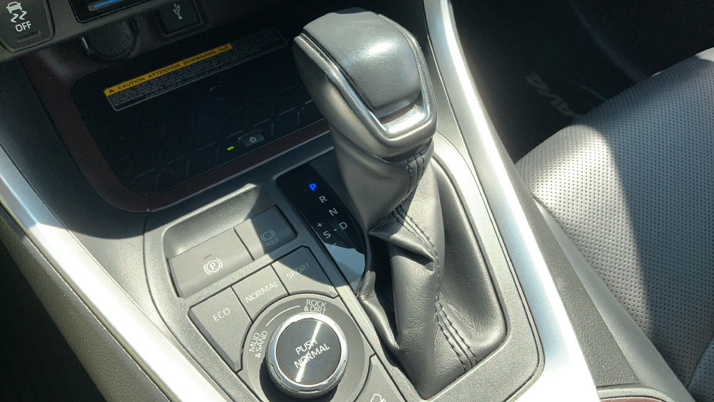 Used 2020 Toyota RAV4 Limited AWD/4WD image 15