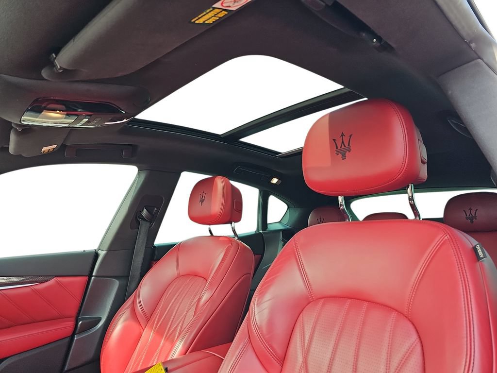 Used 2019 Maserati Levante GranLusso AWD/4WD image 29
