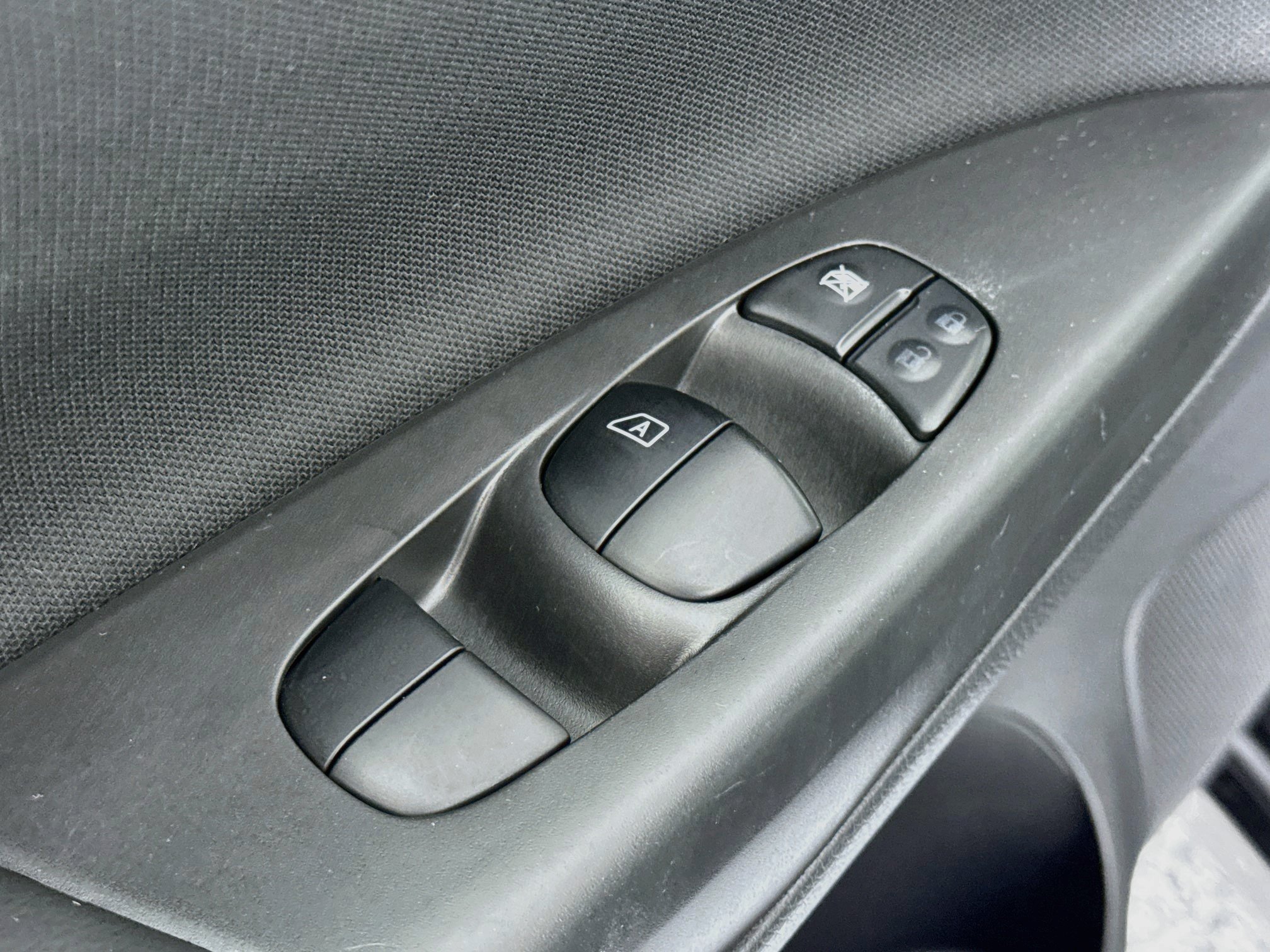 Used 2019 Nissan Sentra SV FWD image 17