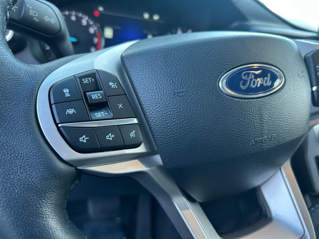 Used 2023 Ford Explorer XLT w/ Equipment Group 202A AWD/4WD image 18