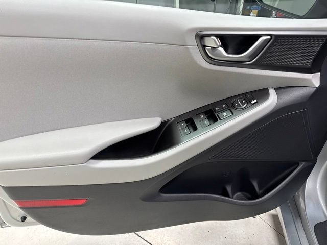 Used 2020 Hyundai Ioniq Blue FWD image 11