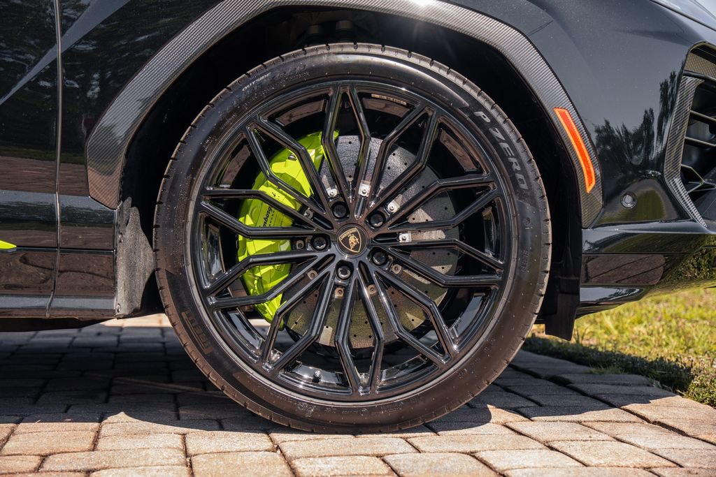 Used 2026 Lamborghini Urus Performante AWD/4WD image 14