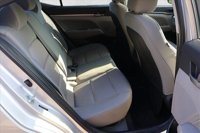 Used 2017 Hyundai Elantra SE FWD image 25