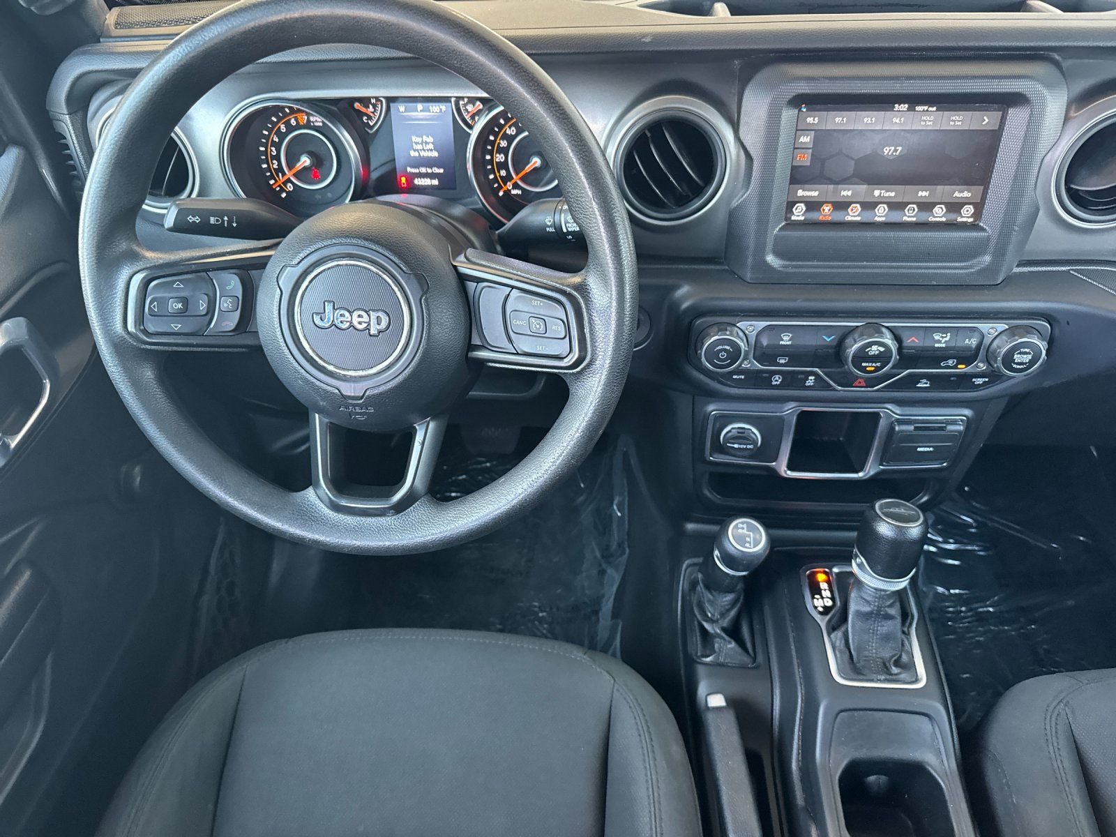 Used 2022 Jeep Gladiator Sport AWD/4WD image 16