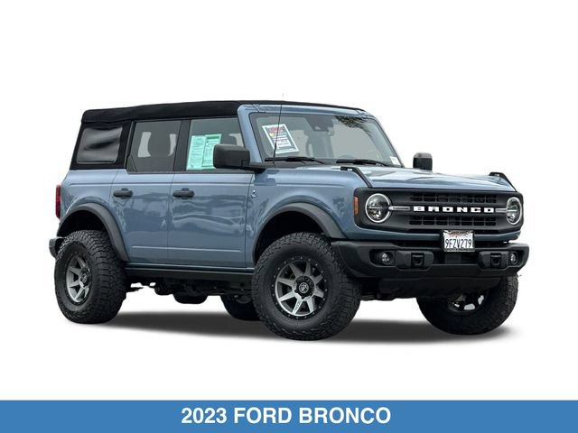 Used 2023 Ford Bronco 4-Door AWD/4WD image 2