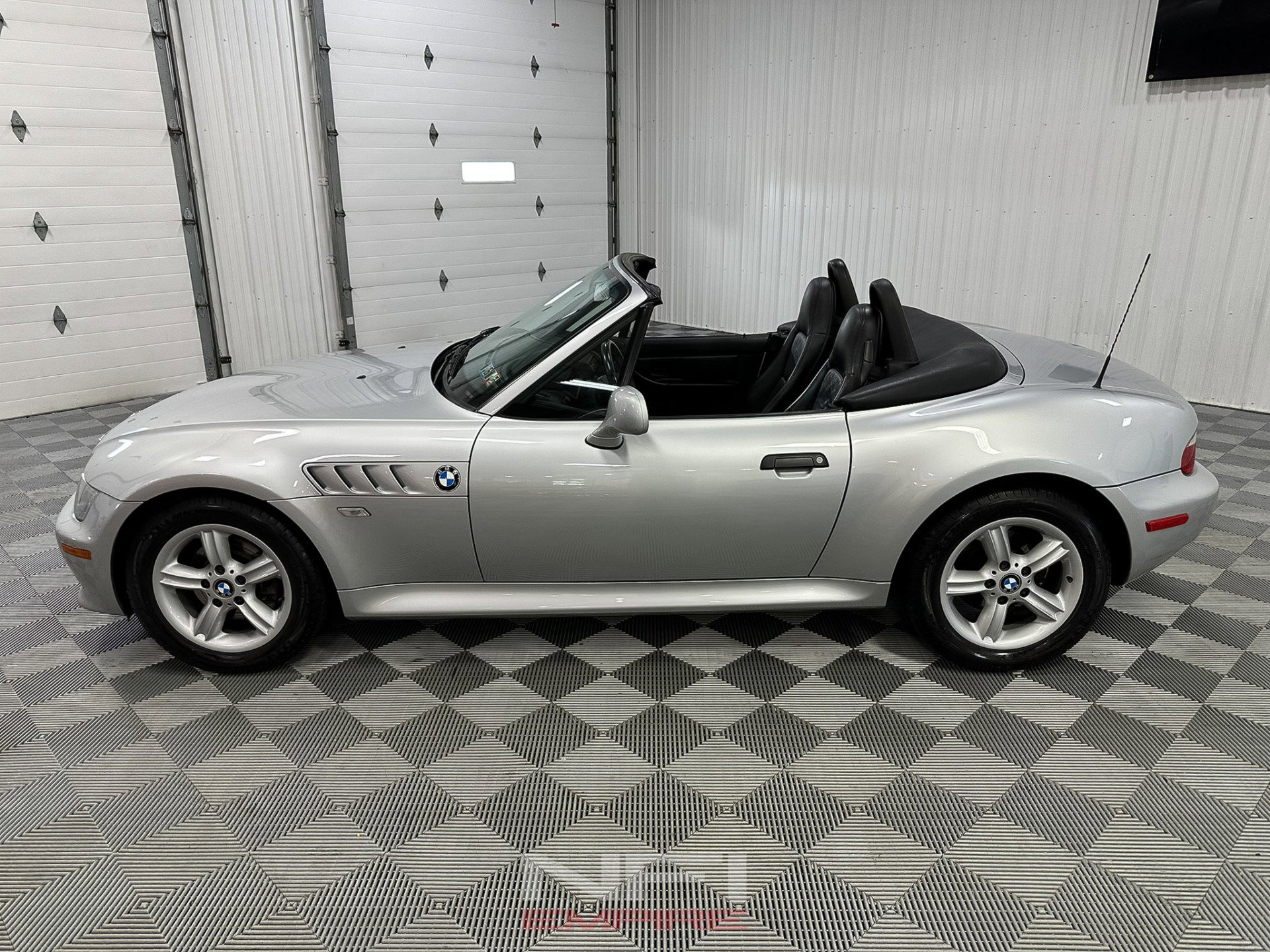 Used 2000 BMW Z3 2.5i image 3