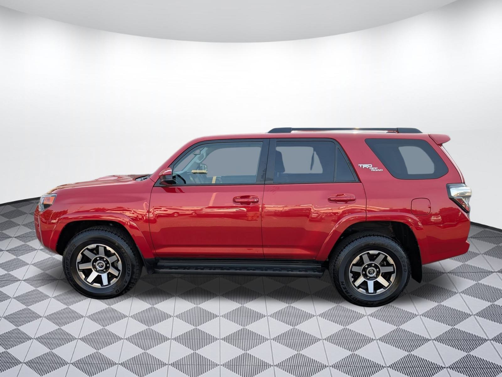 Used 2024 Toyota 4Runner TRD Off-Road image 2