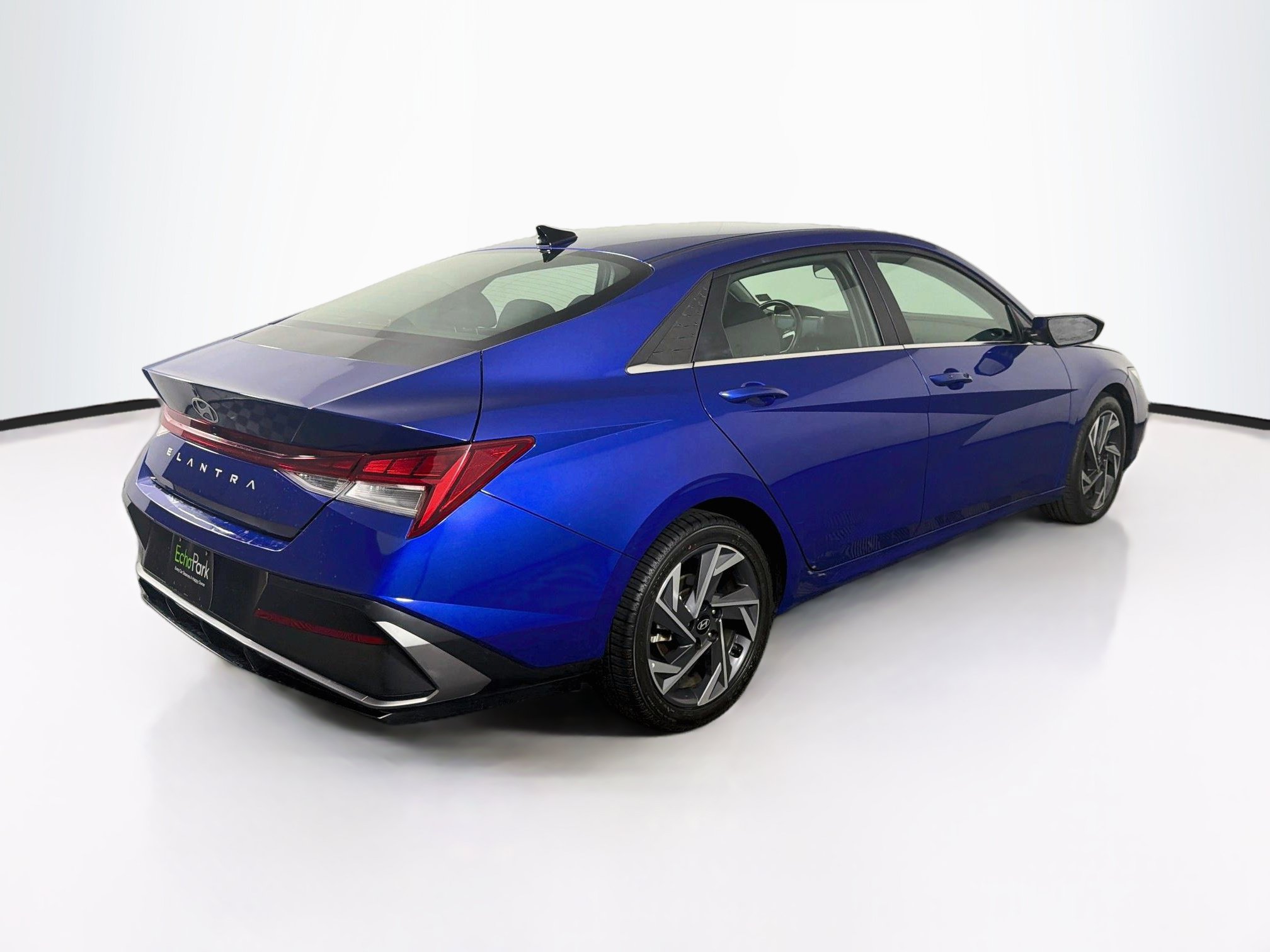 Used 2025 Hyundai Elantra SEL FWD image 9
