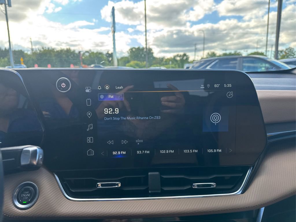 Used 2025 Chevrolet Equinox ACTIV AWD/4WD image 11