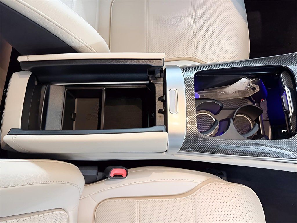 Used 2025 Mercedes-Benz GLC 300 image 34