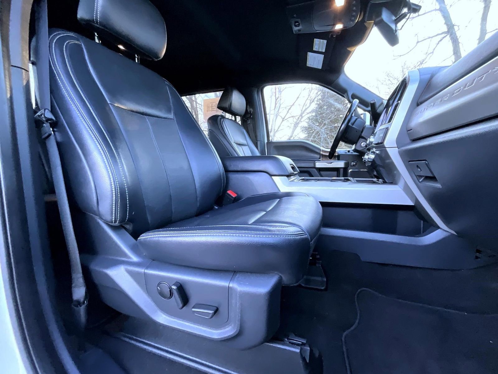 Used 2022 Ford F350 Lariat w/ Lariat Value Package image 16