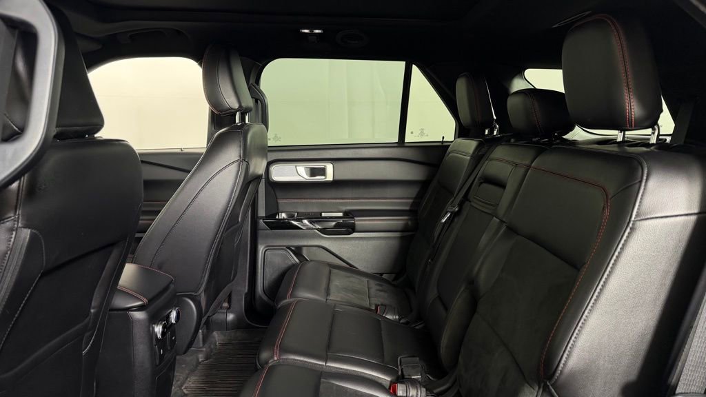 Used 2023 Ford Explorer ST-Line w/ Class IV Trailer Tow Package AWD/4WD image 26
