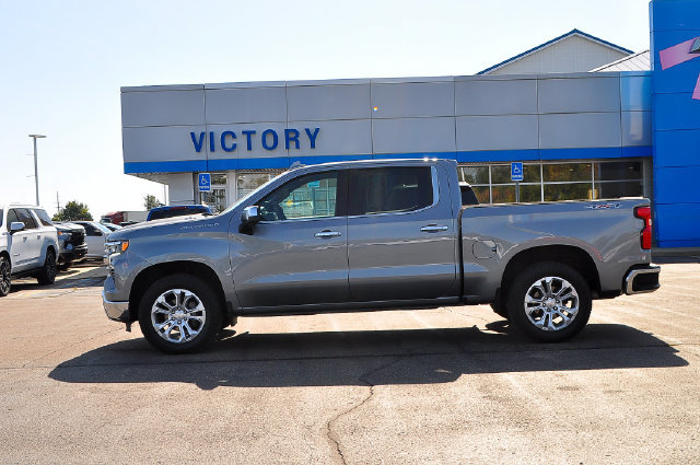Used 2023 Chevrolet Silverado 1500 LTZ w/ Technology Package AWD/4WD image 6