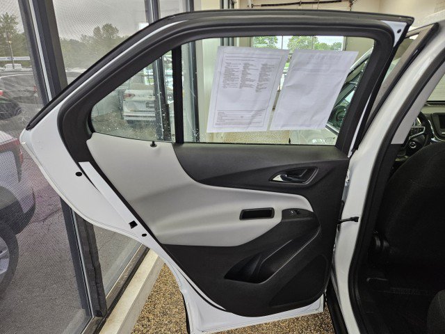 Used 2022 Chevrolet Equinox LS w/ LPO, Floor Liner Package FWD image 16
