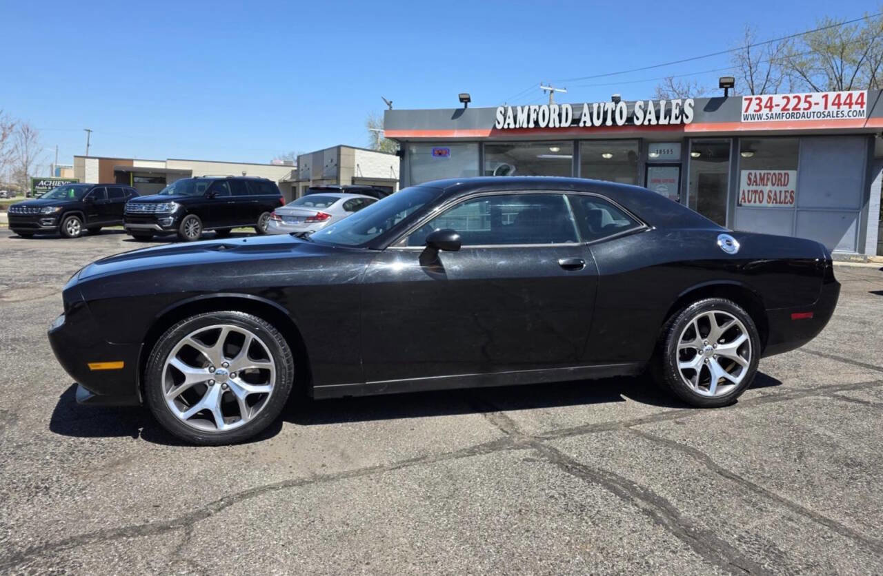 Used 2011 Dodge Challenger RWD image 3