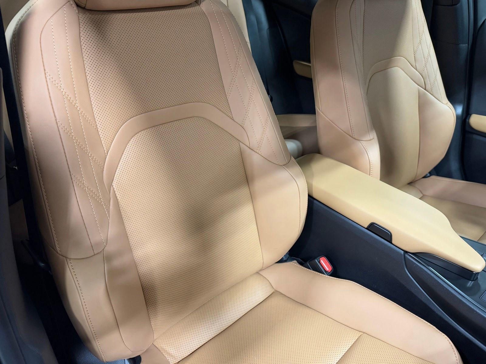 Used 2025 Lexus UX 300h AWD image 51