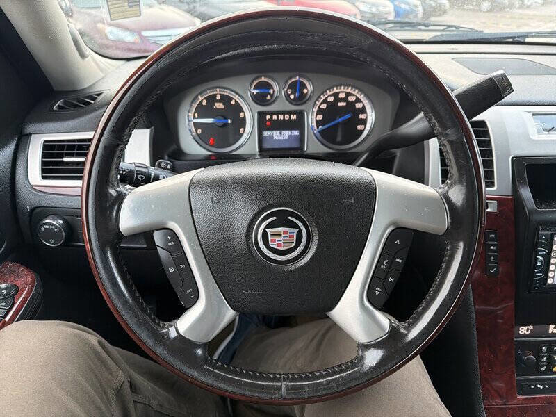 Used 2011 Cadillac Escalade AWD w/ Touring Package image 26