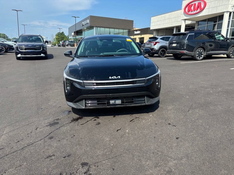 Certified 2025 Kia K4 FWD image 2