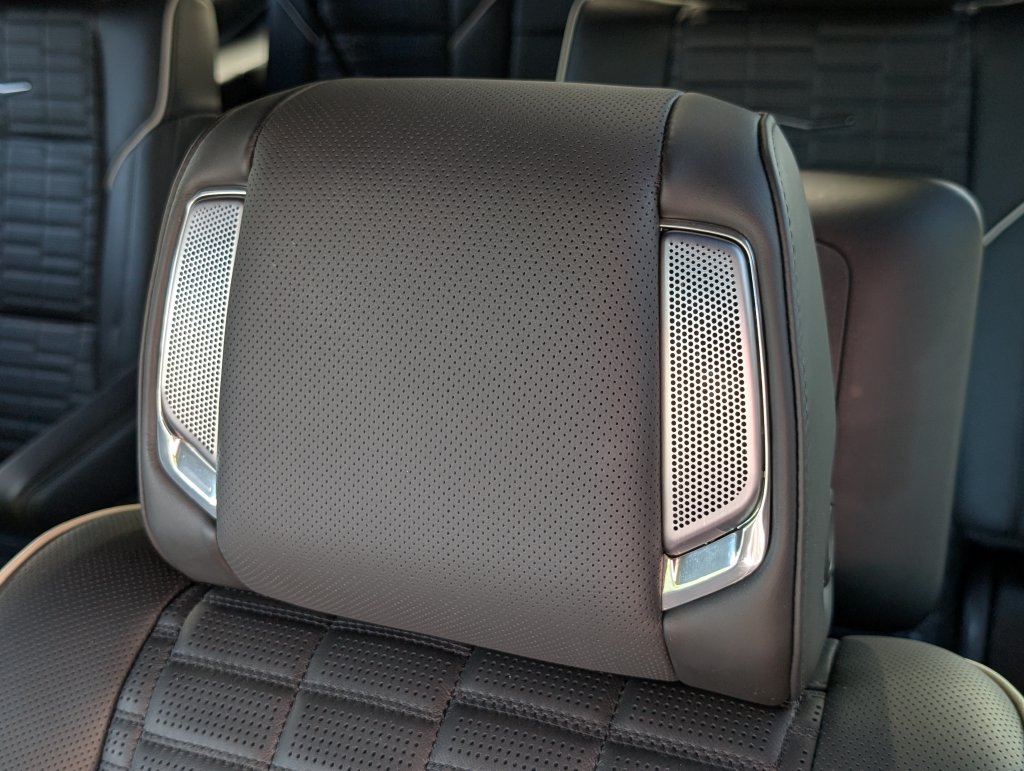 Certified 2025 Cadillac Escalade ESV V AWD/4WD image 14