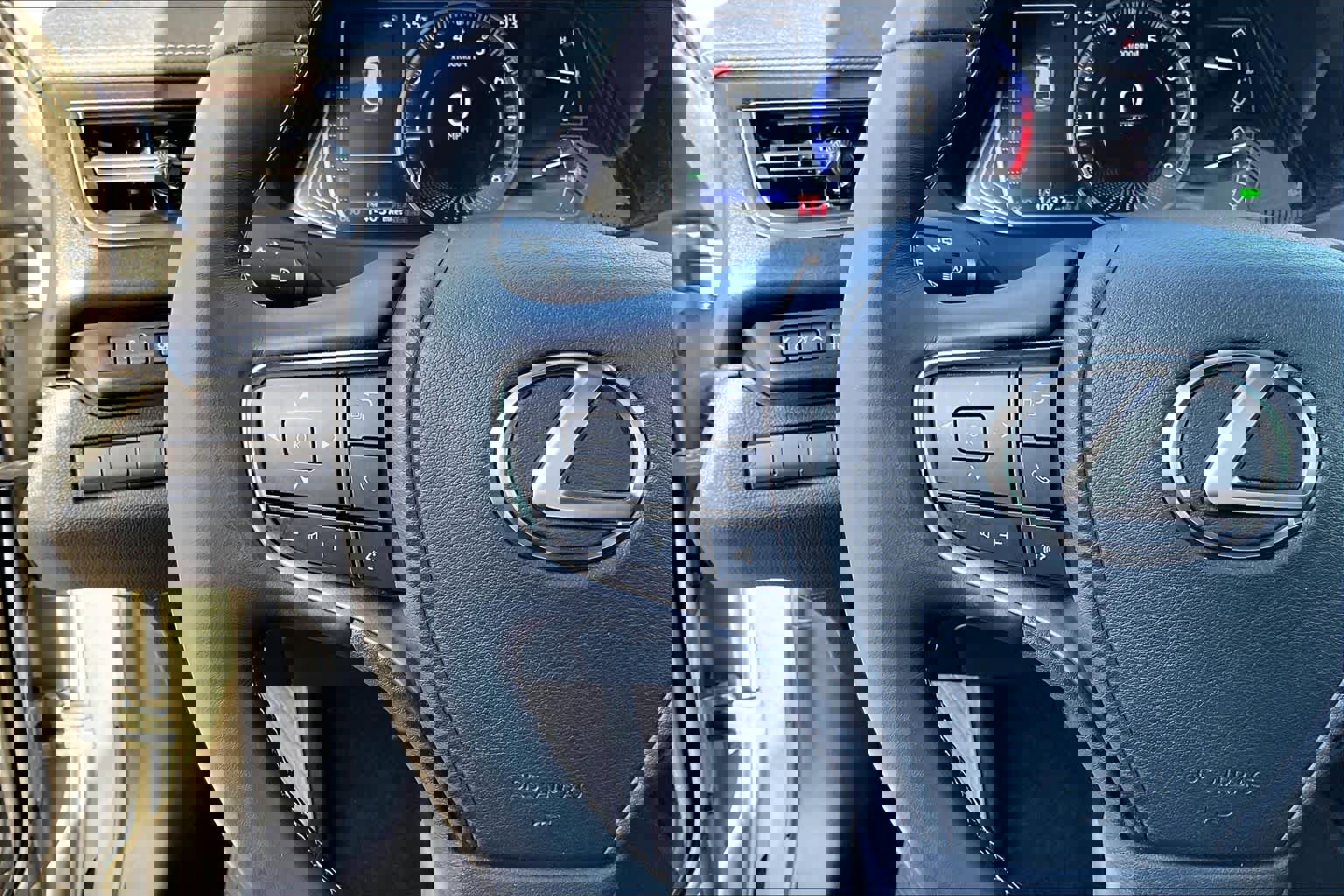 Used 2020 Lexus UX 200 w/ Premium Package image 22