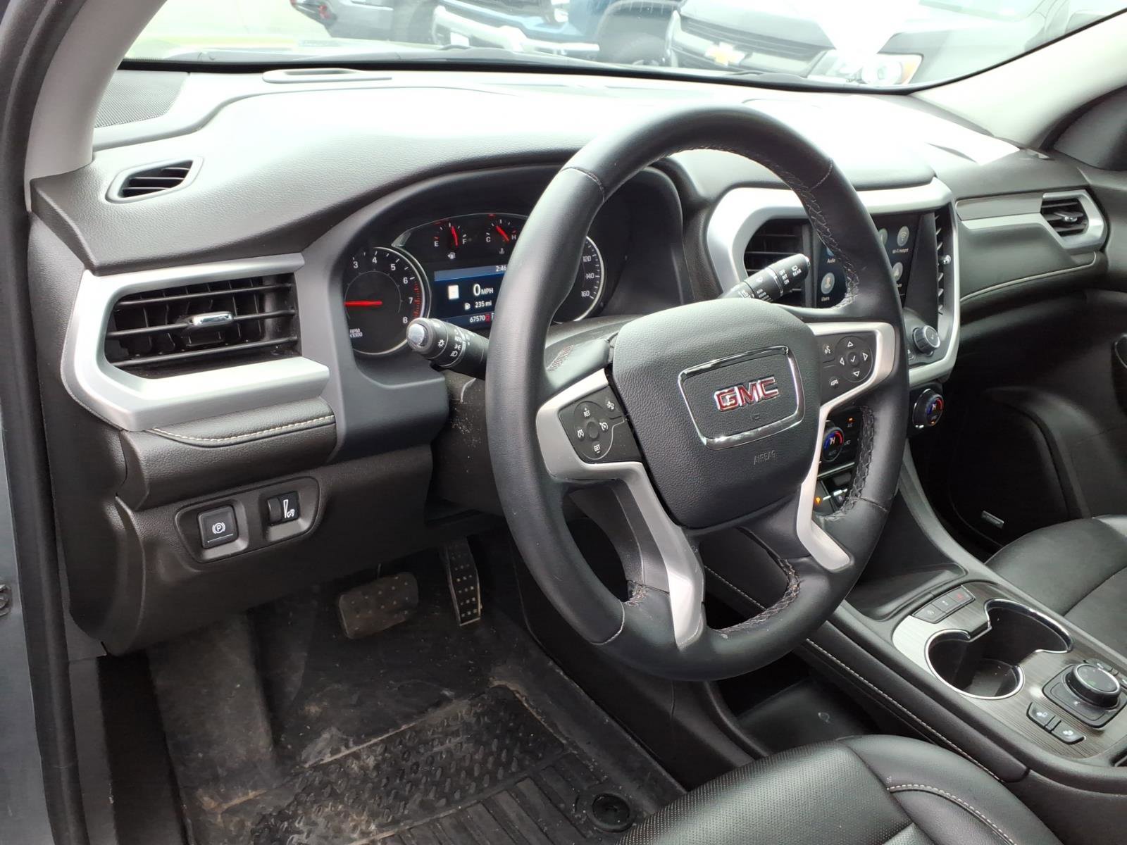 Used 2023 GMC Acadia SLT AWD/4WD image 8