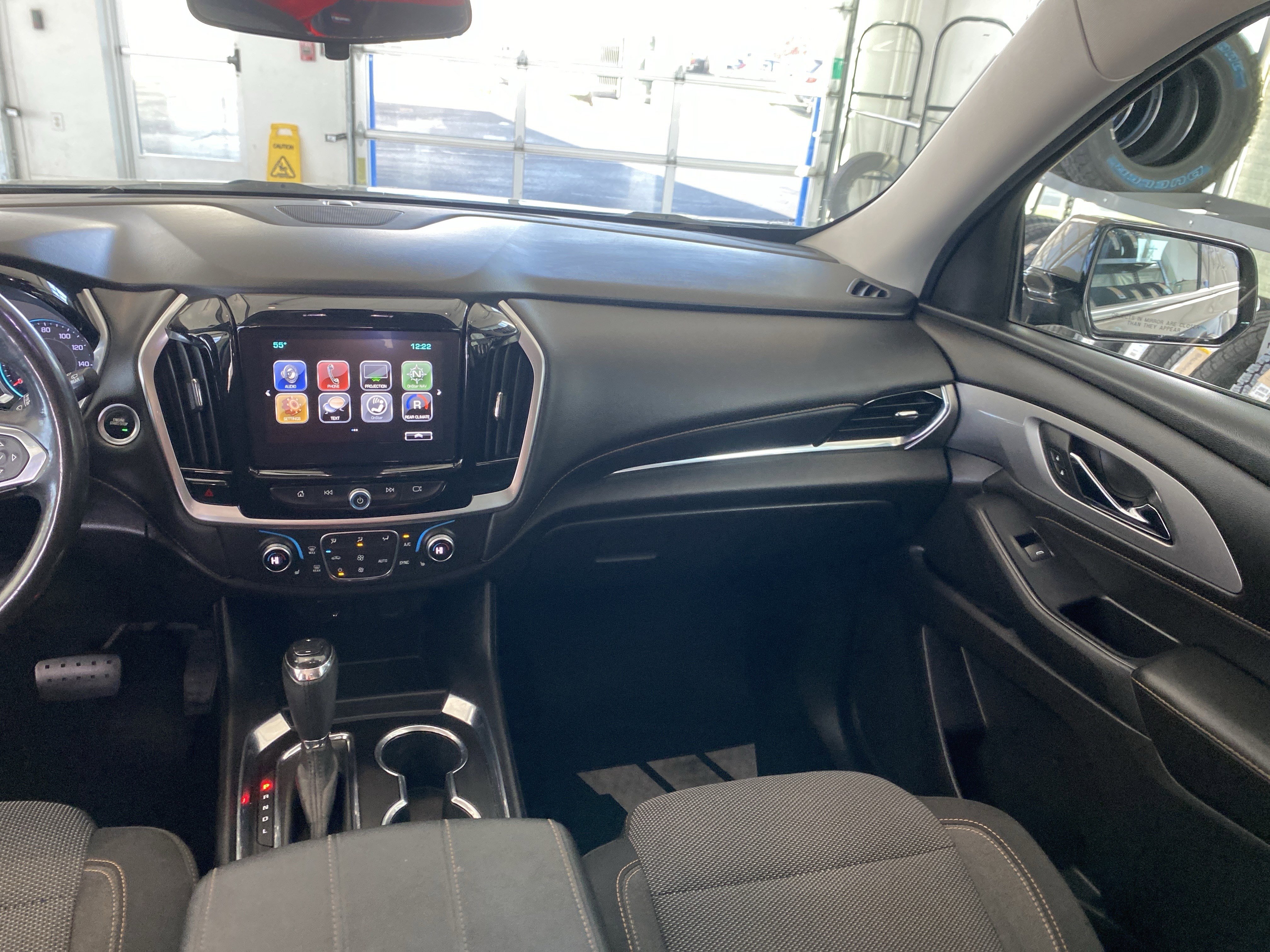 Used 2018 Chevrolet Traverse LT image 27