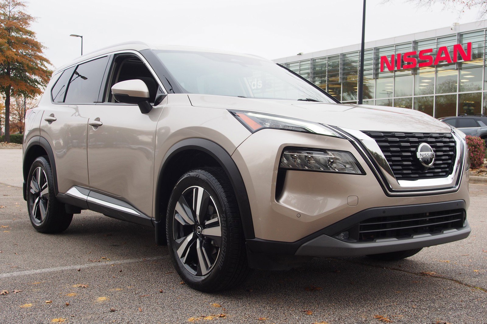 Used 2021 Nissan Rogue SL w/ Premium Package image 1