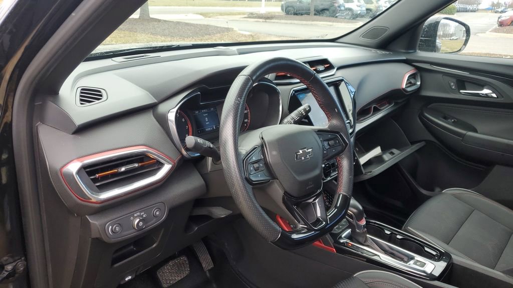 Used 2021 Chevrolet TrailBlazer RS w/ Convenience Package image 9