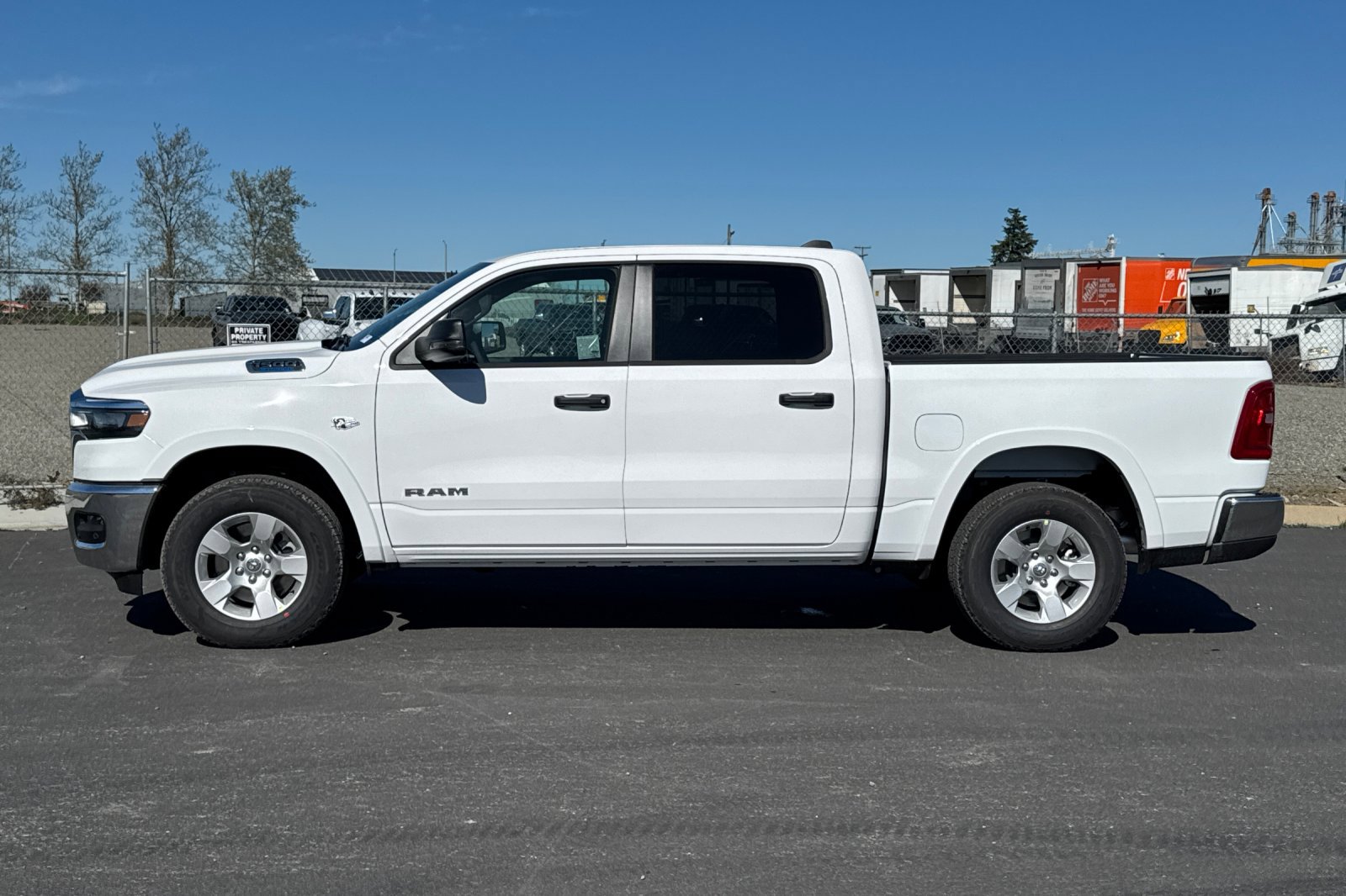 New 2026 RAM 1500 4x4 Crew Cab image 6