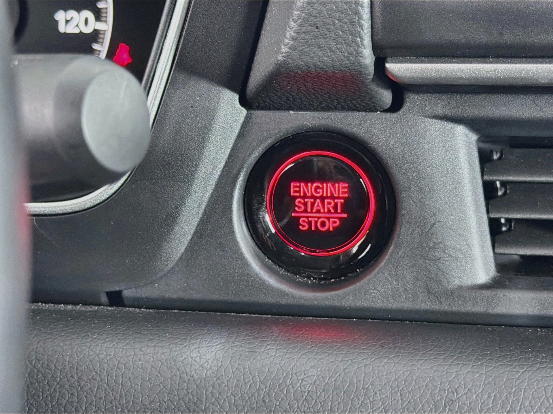 Certified 2025 Honda Pilot EX-L image 36