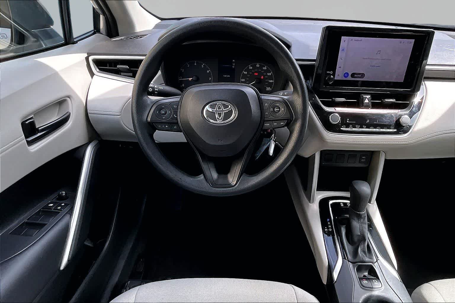 Used 2024 Toyota Corolla Cross L FWD image 6