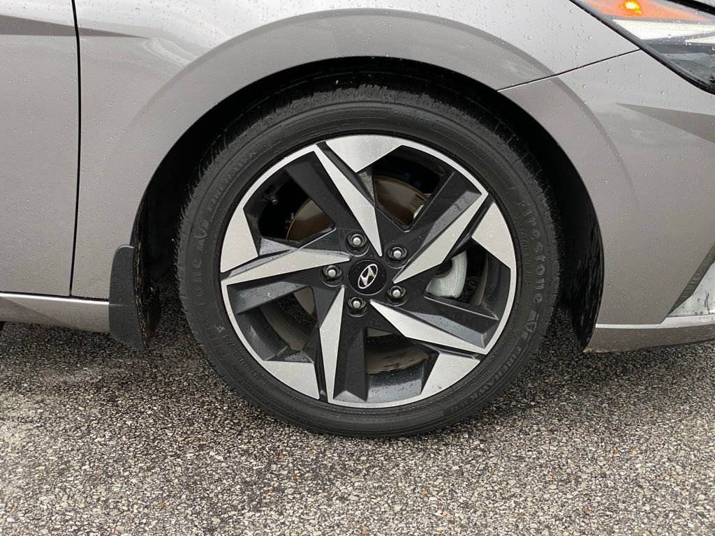 Used 2022 Hyundai Elantra Limited FWD image 31