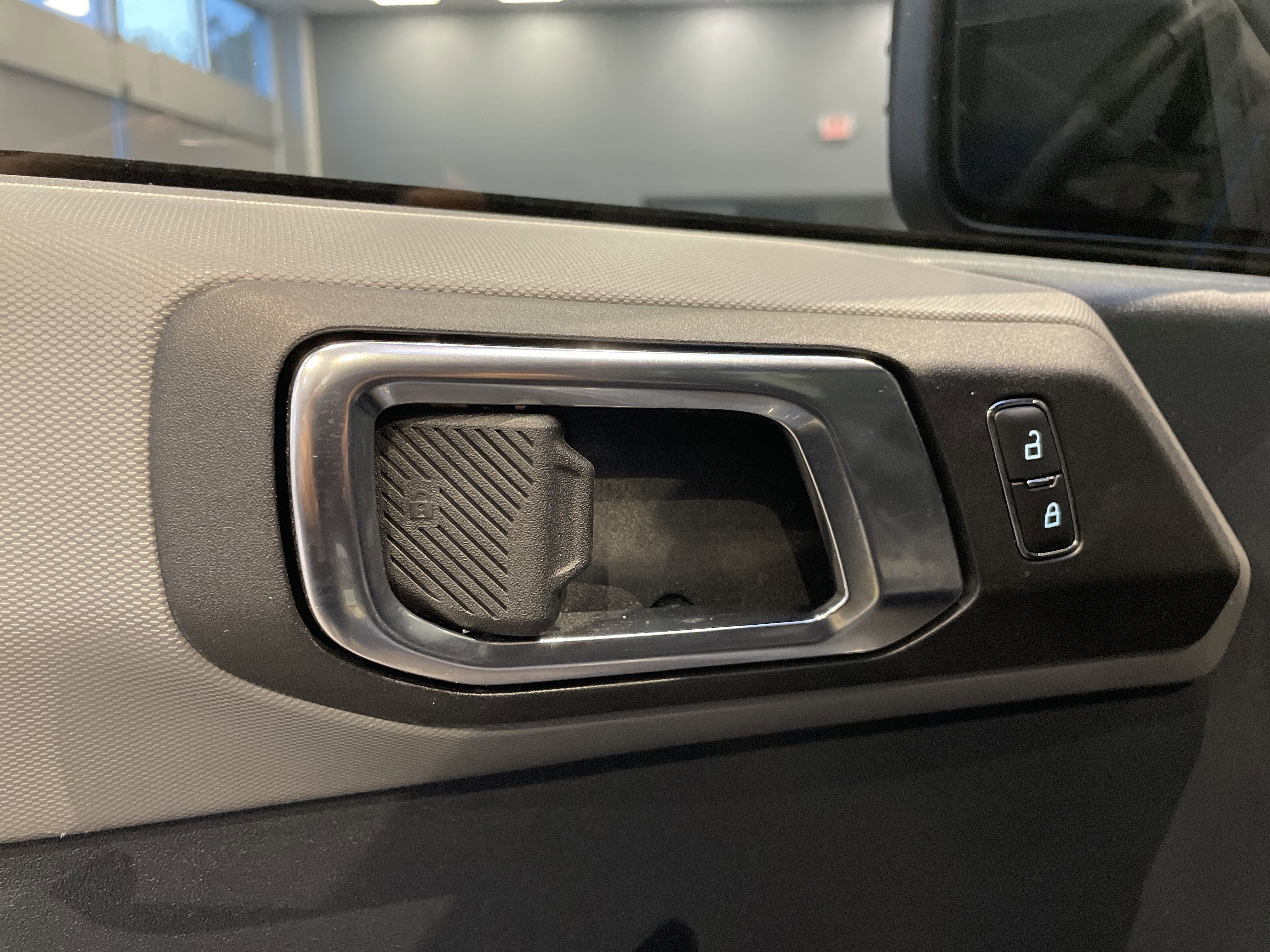 Used 2024 Ford Bronco Black Diamond image 15