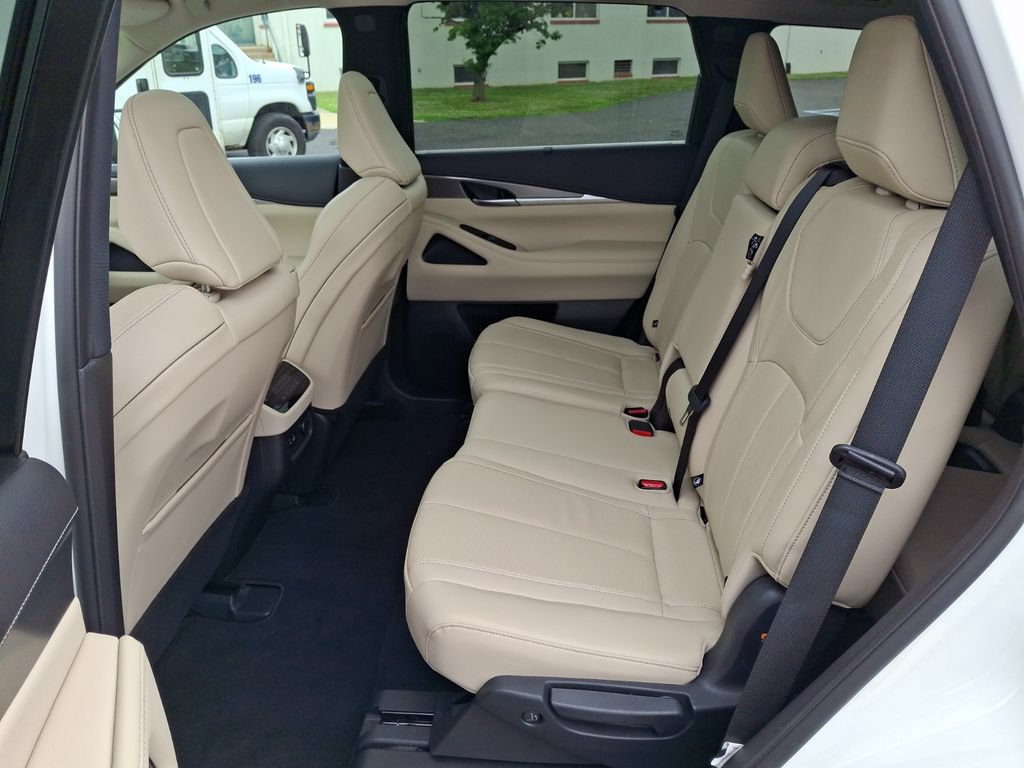 Used 2022 INFINITI QX60 Luxe w/ Cargo Package AWD/4WD image 14