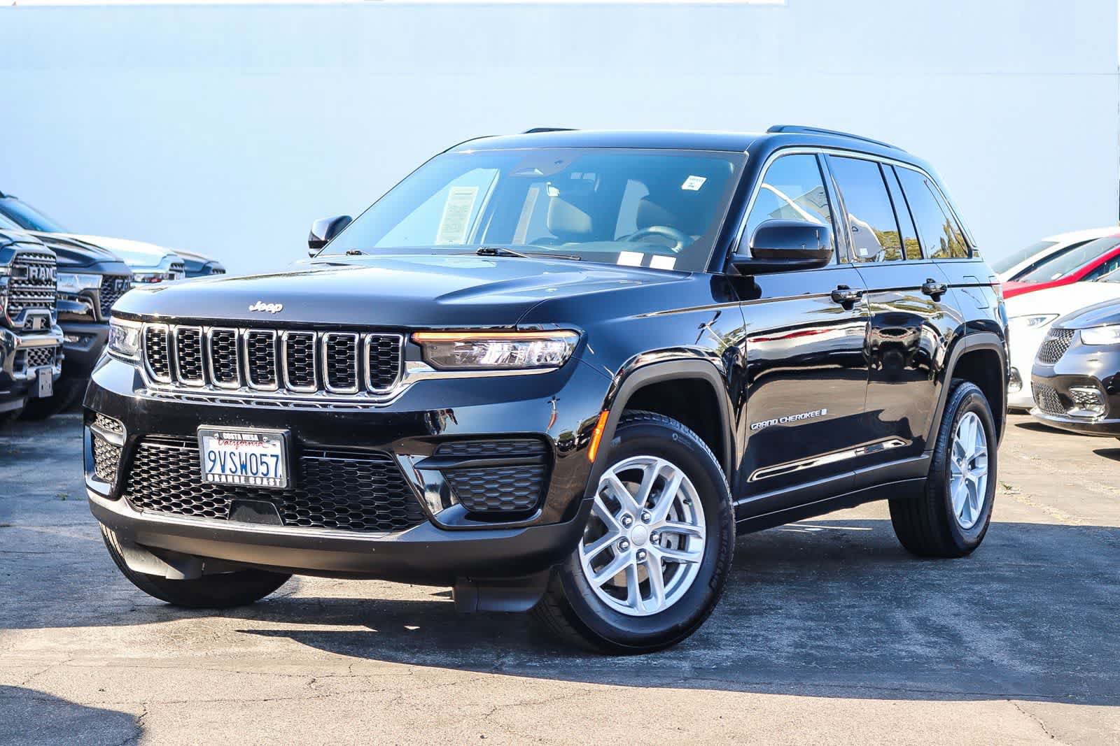 Used 2025 Jeep Grand Cherokee Laredo X RWD video 1
