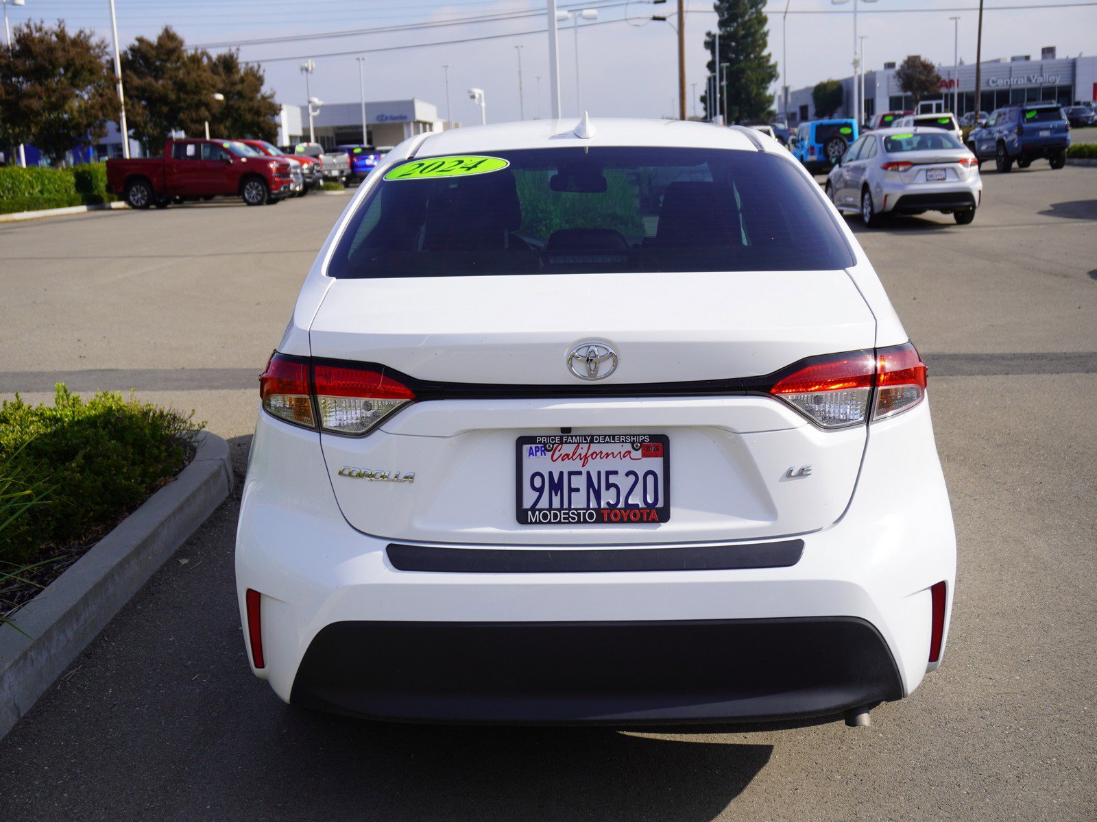 Used 2024 Toyota Corolla LE image 9